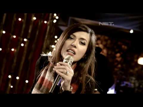 Novita Dewi - Decode (Paramore Cover) (Live at Music Everywhere) * 8