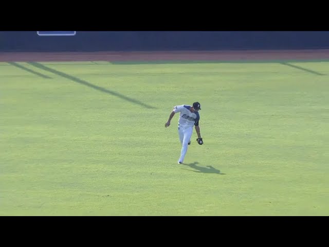 【ファーム】ファイターズ・姫野がランニングキャッチ!! 2018/8/1 F-DB(ファーム)