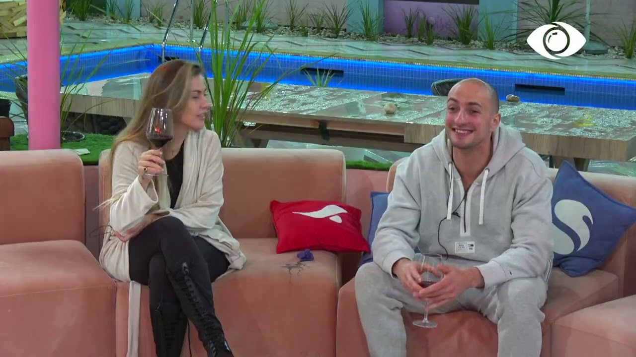 Ose Unë ose Ti/ Banorët bisedojnë