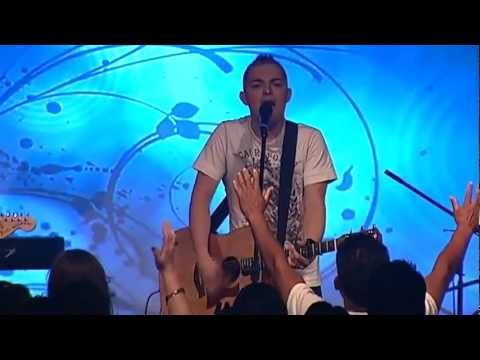 Danny Diaz - Nuestro Dios (Our God - Chris Tomlin) Español - Música Cristiana