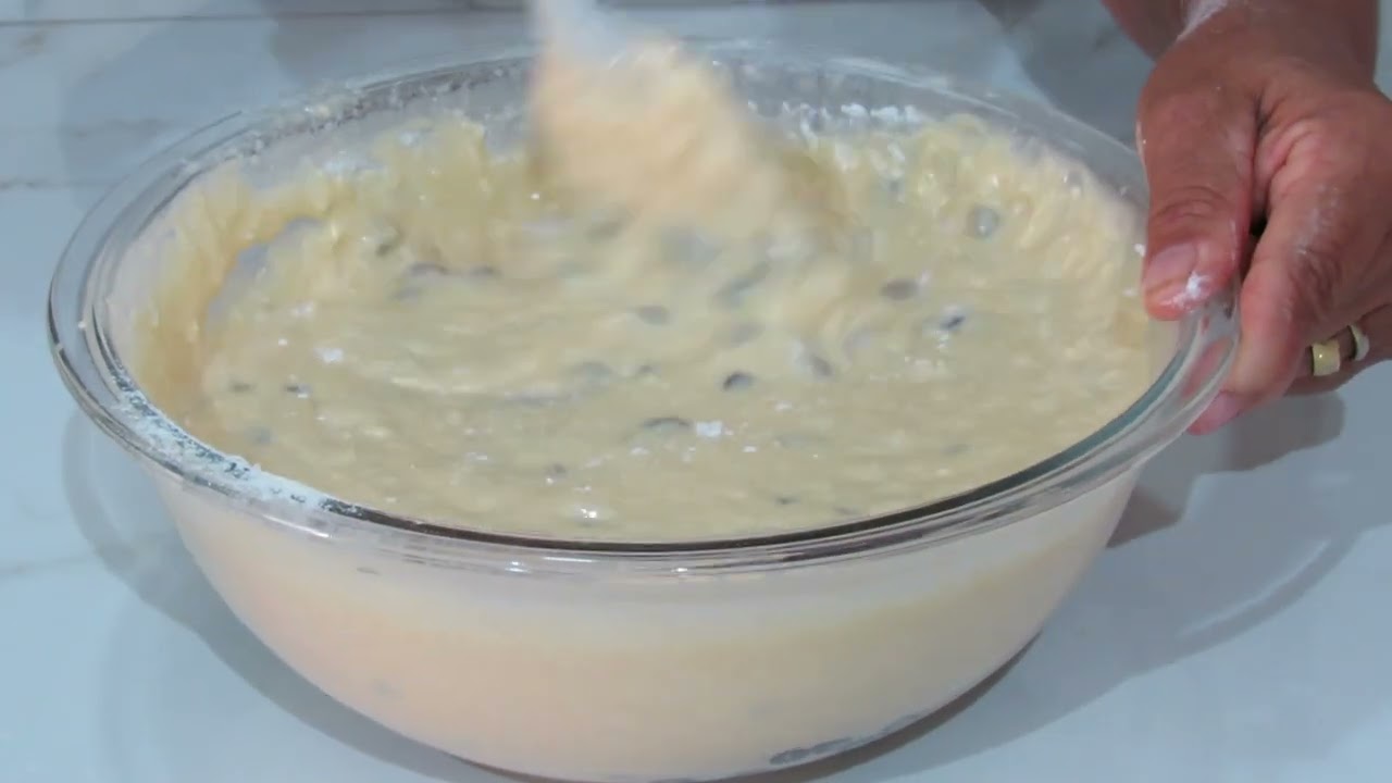 DIFERENTE DE TODOS QUE VOCÊ JÁ PROVOU\BOLO FORMIGUEIRO COM GOTAS DE CHOCOLATE/RÁPIDO E  DELICIOSO