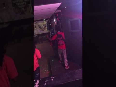 King weezy n gudda main warmin it up...⛽️⛽️⛽️