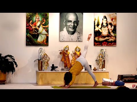 Yogaübungen Ayurveda Yogastunde: Tridosha mit Julia Lang - 16:30 Uhr 14.06.2020