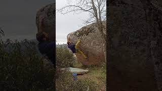 Video thumbnail of Mantle del Roble, 6B+. La Pedriza