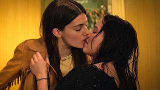Download lagu She Had a Crush on One Girl… But Ended Up Kissing Another 🏳️‍🌈 | Hope & Amy mp3
