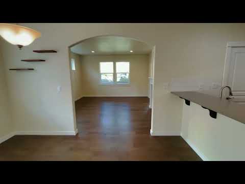 FOR RENT: Beautiful Coburg 3 Bed / 2.5 Bath Craftsman! property video