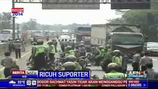 Download lagu Ribuan Jakmania Blokade Tol Cikampek mp3 Download lagu Ribuan Jakmania Blokade Tol Cikampek mp3