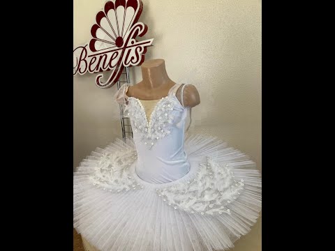 Costum de balet Lebada P 0124 - video 3