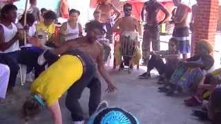 preview picture of video 'Capoeira de Angola em Barra Grande em 28dez2014 com Bizarrro'