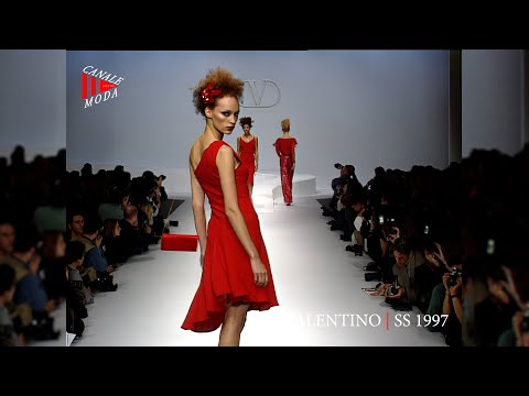 VALENTINO Spring Summer 1997 Paris 4K - Canale Moda
