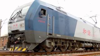 preview picture of video 'HXD1B, China locomotive 中国铁路'