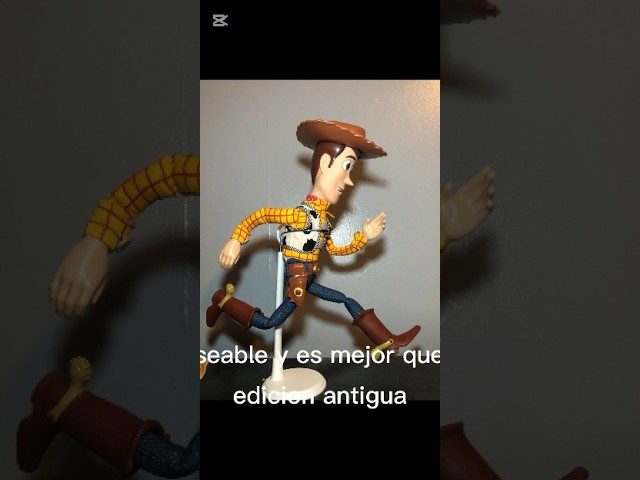 Vídeo relacionado con Disney Store Peluche pequeño de Goofy, Altura: 36 cm, el emblemático Goofy de Peluche Presenta Detalles Bordados y Luce su Particular Atuendo, Adecuado para Todas Las Edades.