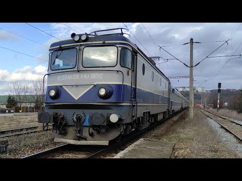 Tren IR1765 Iasi - Timisoara Nord trece prin Suceava Vest cu 40-0228-9 - 28.03.2021
