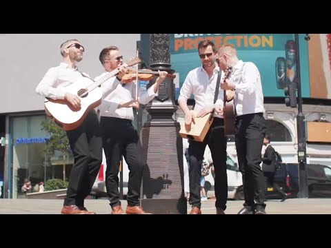 Wandering Three - Roaming Function Band in London