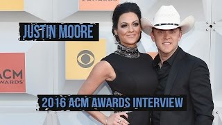 Justin Moore, Brantley Gilbert To Collaborate On &quot;More Middle Fingers&quot;