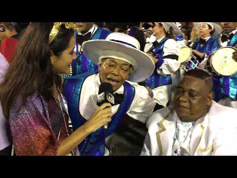 MARTNALIA FAZ RODA DE SAMBA NA CONCENTRAÇÃO DA VILA