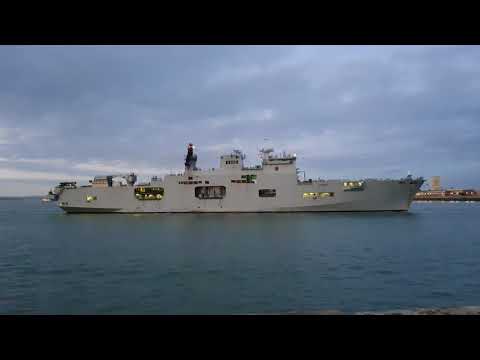 Hms Ocean entering Portsmouth HMNB 2/02/2018