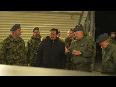Ministar Gašić u novogodišnjoj noći obišao dežurnu jedinicu lovačke avijacije