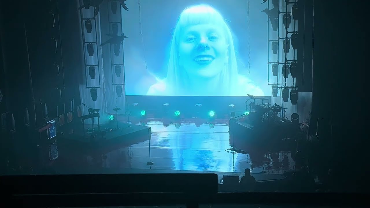 Aurora Live at O2 Apollo Manchester 04-10-2024 | What Happened To The Heart Tour