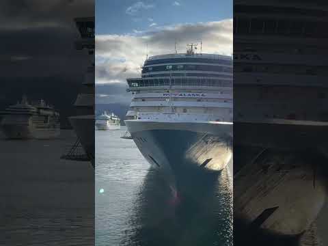 Thumbnail for Serenade of the Seas sailing to Vancouver Port