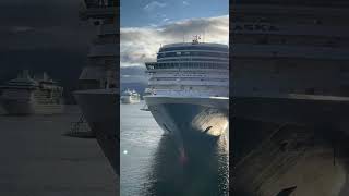 Serenade of the Seas sailing to Vancouver Port