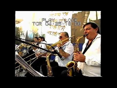 In front of 1000 bar mitzvahs, the king of jewish music MBD lights up Israel!