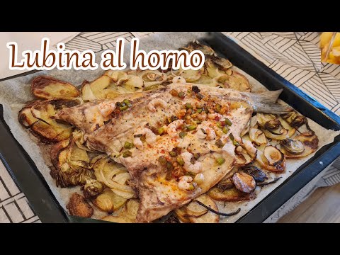 Lubina al horno con gambas y verduras (receta fácil y saludable)