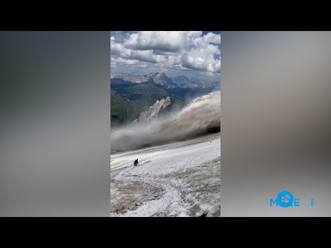 Tragedy at the Marmolada (Italy) as a part of a glacier breaks off