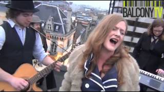 KELLIE AND THE SCRUFFS - PEOPLE (BalconyTV)