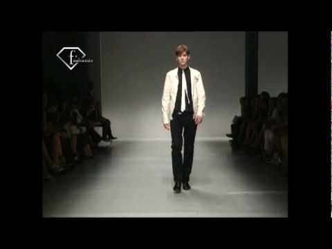 fashiontv | FTV.com - COSTUME NATIONAL HOMME - UOMO P/E 2008