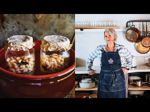 Slow-cooked Tuscan Cannellini Beans in Flask