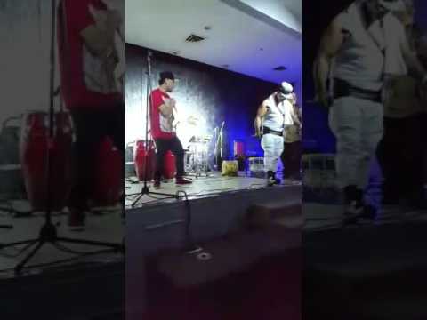 Yo primo FT achob & Shuster en vivo en concierto con los hermanos ARRIOLA desde Honduras