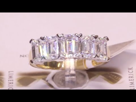 #98721 | T3.61ct | Five Stone Emerald Cut | 18ct Yellow Gold