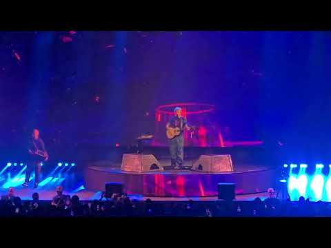 Ed Sheeran (with Beoga) - Camera (live) 03.12.25 Munich 