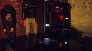 Crystal Castles - xxzxcuzx me (Digital Hardware Edition)