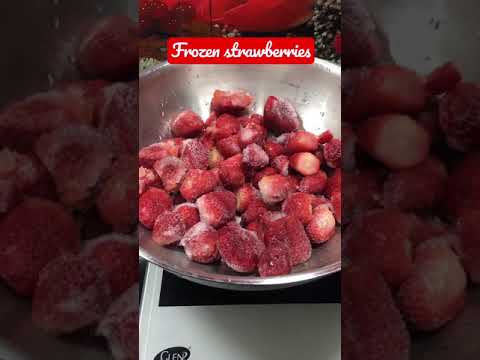 Sweet organic frozen strawberries, packaging size: 250 g, pa...