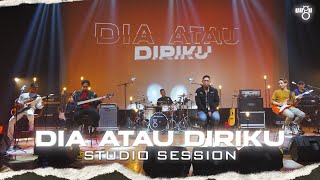 Download lagu Dia Atau Diriku - UNGU | Waktu Yang Dinanti 3.0 mp3