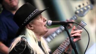 Blues guitar legend Johnny Winter die