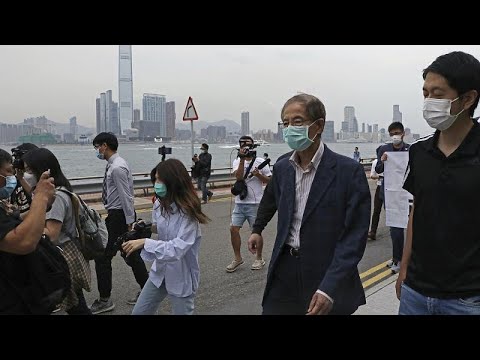 سلطات هونغ كونغ تعتقل 14 ناشطا بتهمة المشاركة في احتجاجات على قانون الترحيل القضائي إلى الصين…