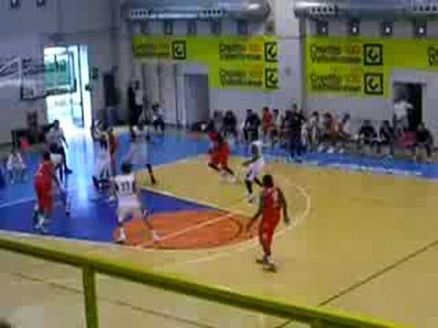 milano-efes 56-71 primo quarto