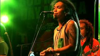 Video thumbnail of "ENGKANTO - Tubig Alat (Bob Marley Day Manila 2014)"
