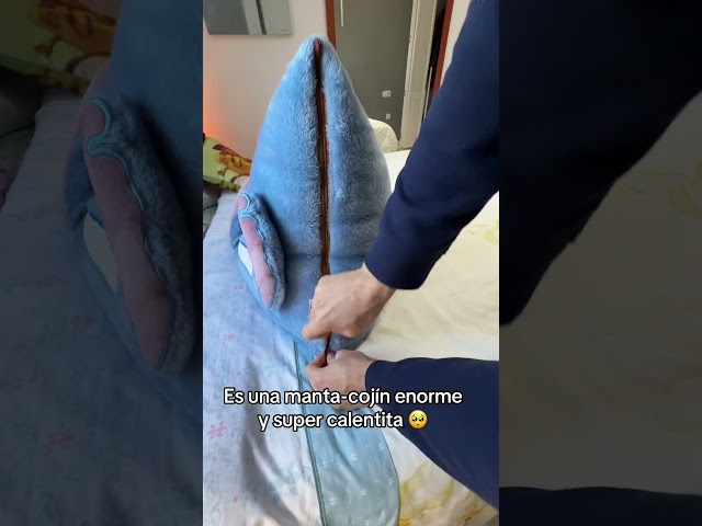 Vídeo relacionado con Disney Stitch Manta Polar Suave Calentitas Mantas para Cama 150 x 130 cm para Dormitorio, Viaje, Stitch Regalos para Adulto y Niños (Azul Marino Stitch)