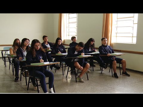 Estudantes se preparam para o Enem 2022