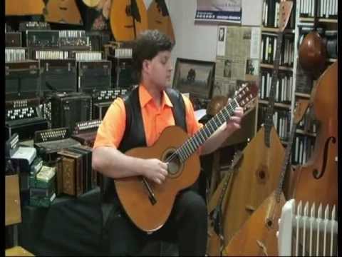 Сергей Гаврилов (гитара) играет: Кватромано Венесуэльский вальс "Отъезд"