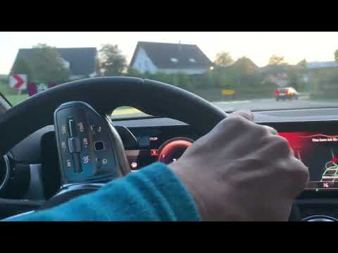 „Hey Mercedes!“ „Ja, Du A****?“