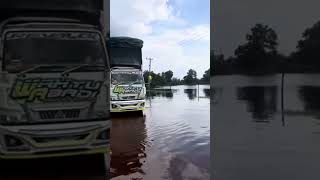 Download lagu TERJEBAK BANJIR #trukoleng #trukmania #masukberanda #rendiandika #wahyuabadi mp3