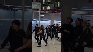 Download lagu 230805 Lee Minho arrival at Suvarnabhumi Airport ~ he was warmly welcomed by ExoLs Lol mp3 Download lagu 230805 Lee Minho arrival at Suvarnabhumi Airport ~ he was warmly welcomed by ExoLs Lol mp3