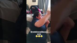 O susto foi tão grande que quase ficou sem celular 😂😂😂