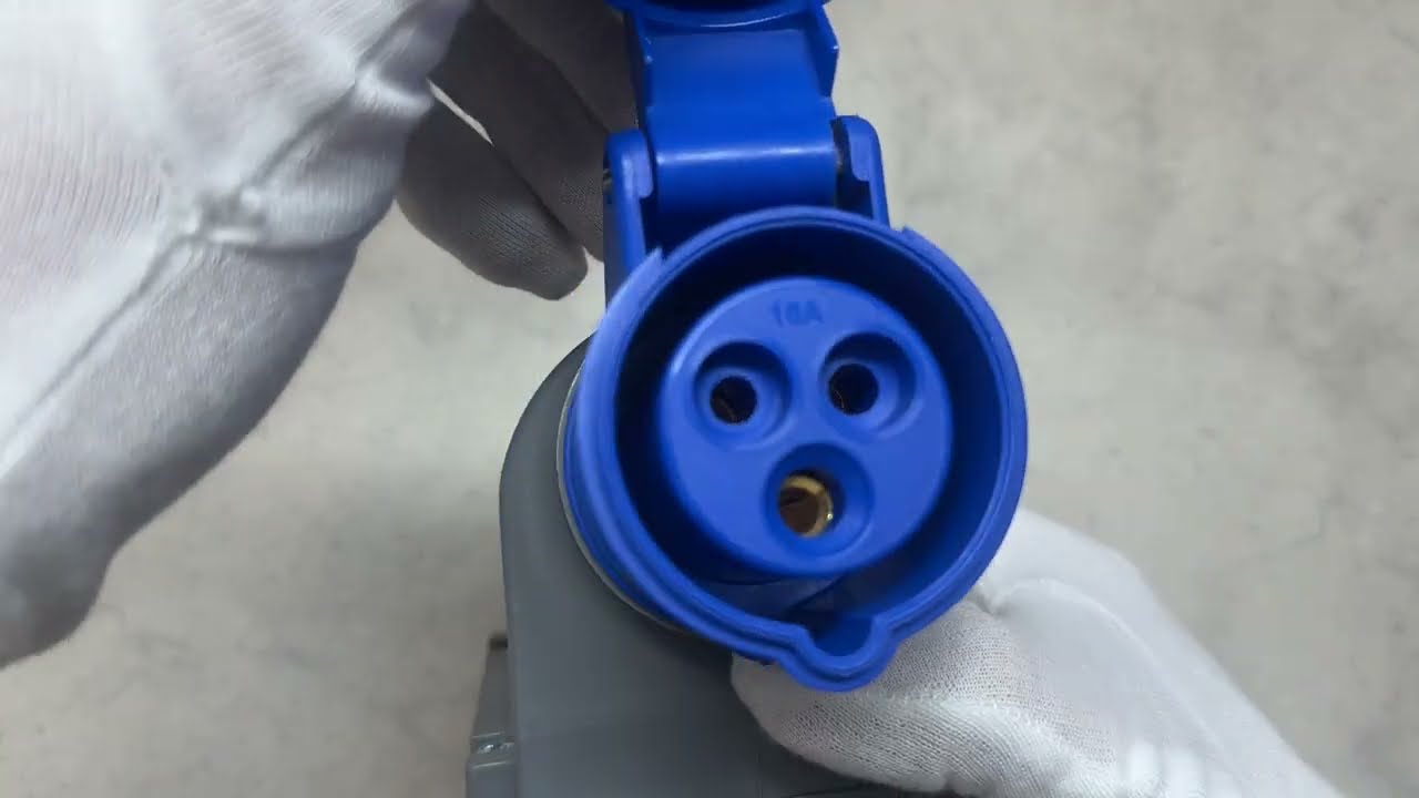 Розетка накладная 220V 3х16A полиамид IP44 Bemis BC1-1403-2535 2P+PE