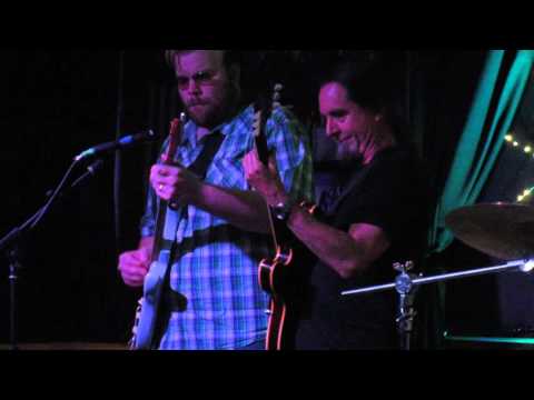 The Blue Dingos featuring Kid Andersen - Miserlou/Apache